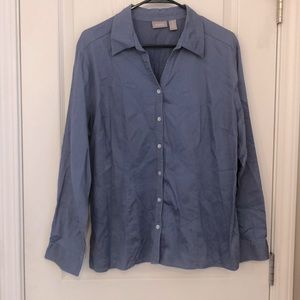 😊 cute denim blue Chico size 3, button-down shirt, 97 cotton 3 spandex. NWOT😊